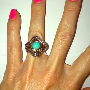 Woman’s ring size 7